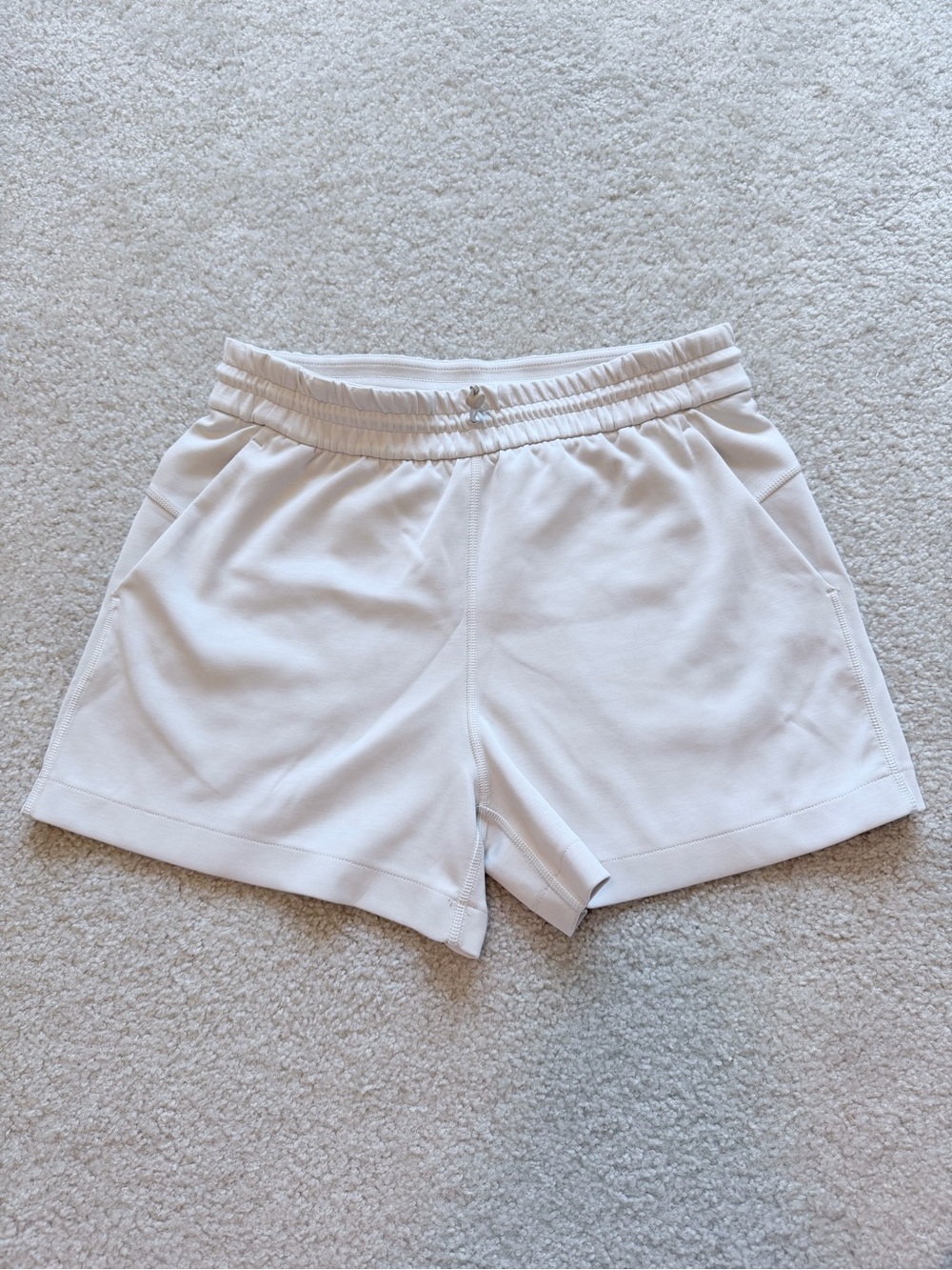 Lululemon Softstreme High-Rise 4” Shorts White Opal Size 8 Pockets - Picture 2 of 11